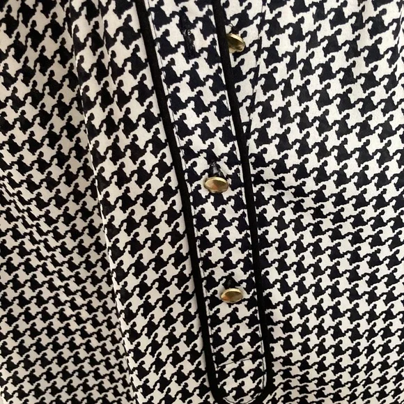 2/$30 🖤 Banana republic top 🖤 houndstooth 🖤 size 2p - Picture 3 of 6